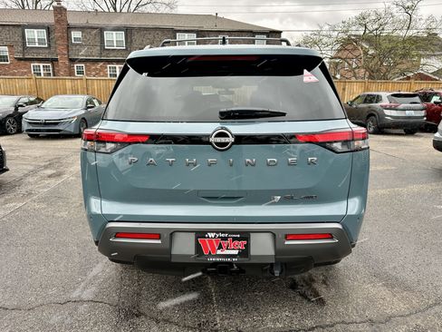 New 2026 Nissan Pathfinder SL image 5