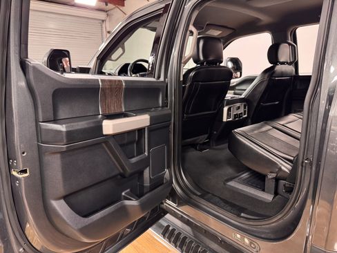 Used 2020 Ford F350 Lariat w/ Chrome Package image 15