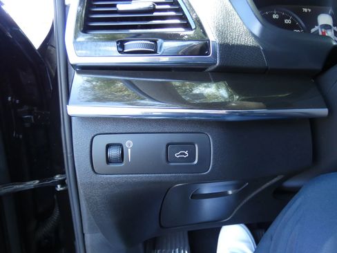 Used 2018 Volvo XC90 T6 Momentum w/ Convenience Package image 64