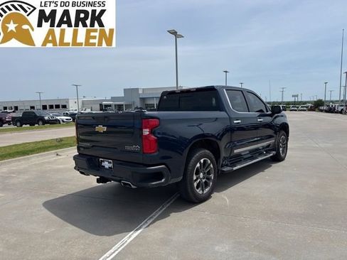Used 2022 Chevrolet Silverado 1500 High Country w/ Z71 Off-Road Package AWD/4WD image 5
