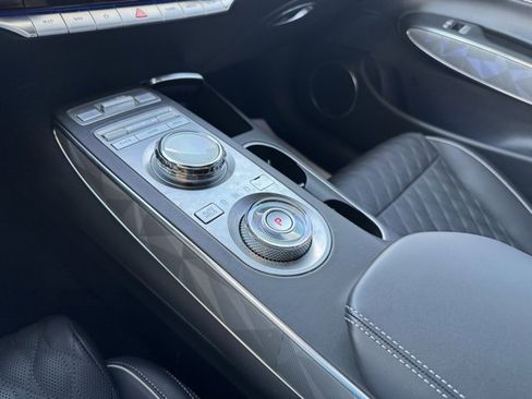 Used 2025 Genesis GV70 3.5T Sport w/ Sport Advanced Package image 14