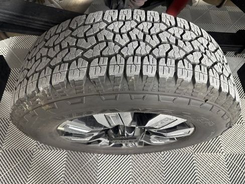 Used 2025 GMC Sierra 2500 Denali w/ Denali Reserve Package image 9