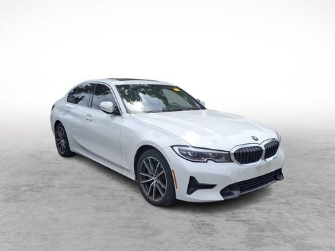 Used 2019 BMW 330i xDrive Sedan w/ Convenience Package AWD/4WD image 3