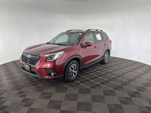 Used 2022 Subaru Forester Premium image 3