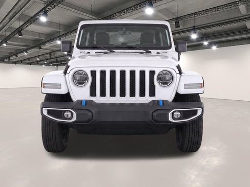 Used 2022 Jeep Wrangler Unlimited Sahara w/ Cold Weather Group AWD/4WD image 5
