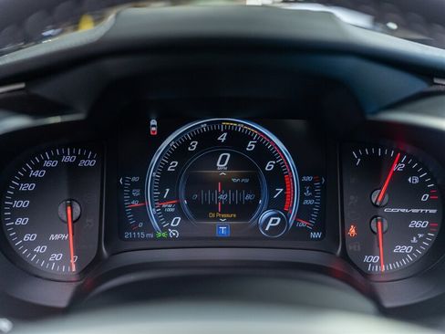 Used 2019 Chevrolet Corvette Stingray Coupe w/ 1LT RWD image 6