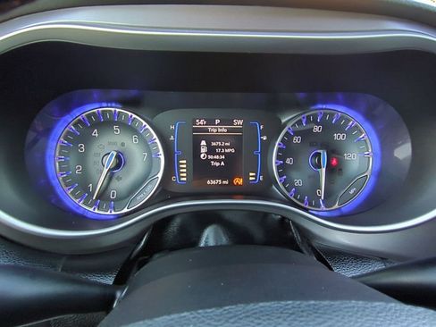 Used 2020 Chrysler Pacifica Touring-L image 26