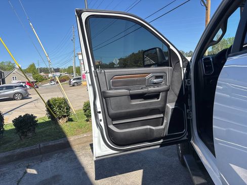 Used 2024 RAM 2500 Laramie w/ Safety Group AWD/4WD image 8