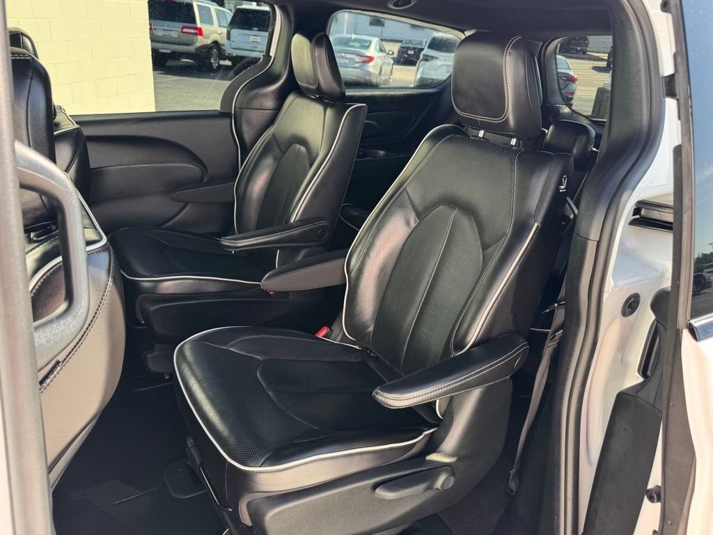 Used 2022 Chrysler Pacifica Limited w/ S Appearance Package FWD image 27