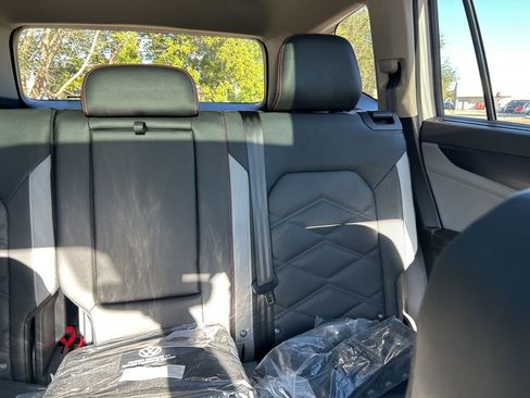 Certified 2025 Volkswagen Atlas Peak Edition SE image 13