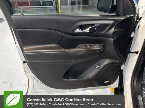 Used 2018 GMC Acadia SLT FWD image 14