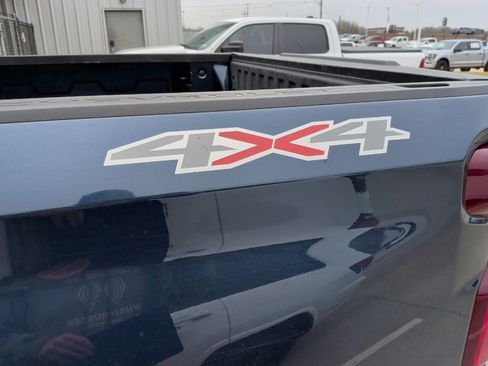 Used 2022 Chevrolet Silverado 1500 LT image 11