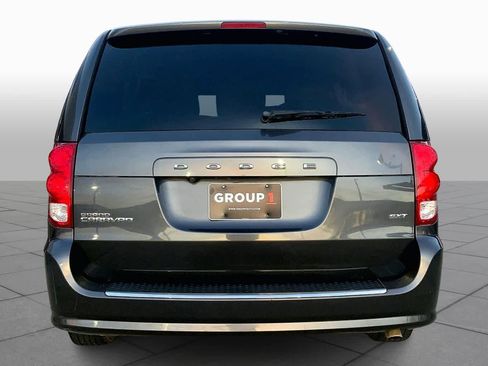 Used 2020 Dodge Grand Caravan SXT image 5