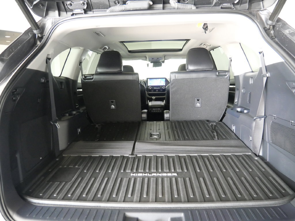 Used 2023 Toyota Highlander Platinum AWD/4WD image 29
