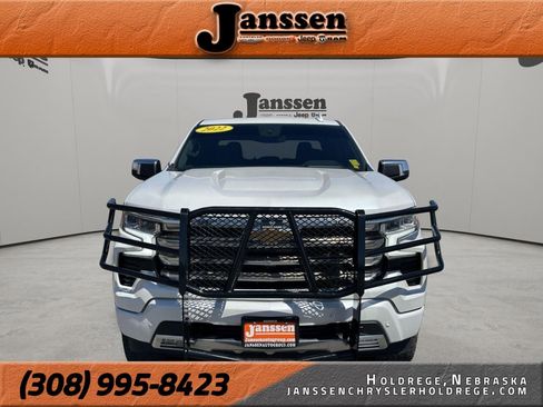 Used 2022 Chevrolet Silverado 1500 High Country image 1