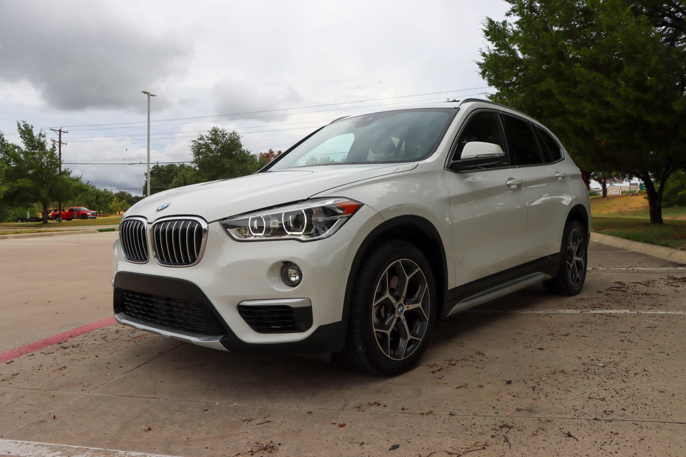 Used 2018 BMW X1 xDrive28i AWD/4WD image 3