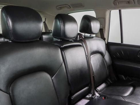 Used 2022 Nissan Armada SV w/ SV Appearance Package RWD image 29