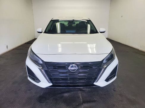 Used 2023 Nissan Altima 2.5 SL FWD image 2