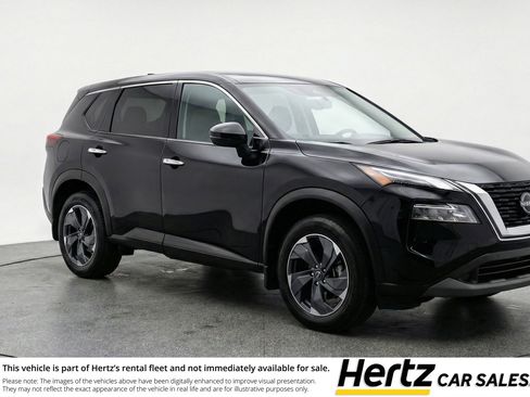 Used 2025 Nissan Rogue SV image 1