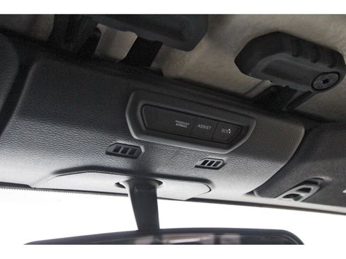 Used 2023 Jeep Gladiator Sport AWD/4WD image 25