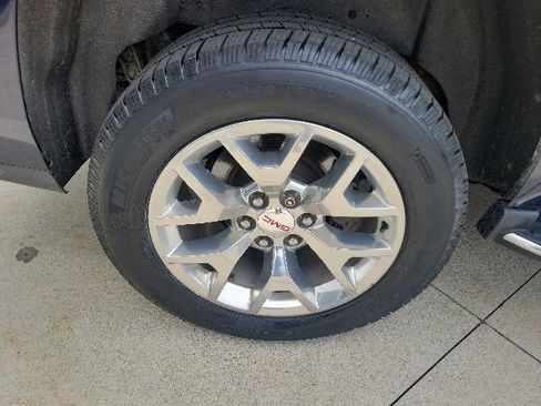 Used 2019 GMC Yukon SLE w/ SLE Value Package AWD/4WD image 11