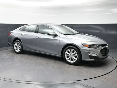 Used 2025 Chevrolet Malibu LT FWD image 3