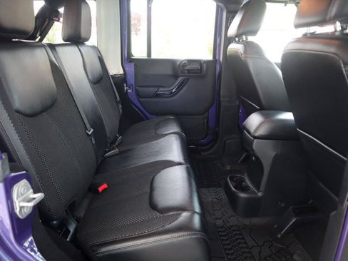 Used 2016 Jeep Wrangler Unlimited Sahara AWD/4WD image 37