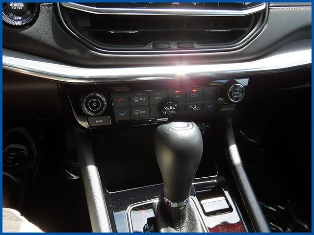 Used 2023 Jeep Compass Limited AWD/4WD image 16