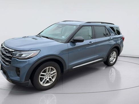 Certified 2025 Ford Explorer Active w/ Active Comfort Package RWD image 1