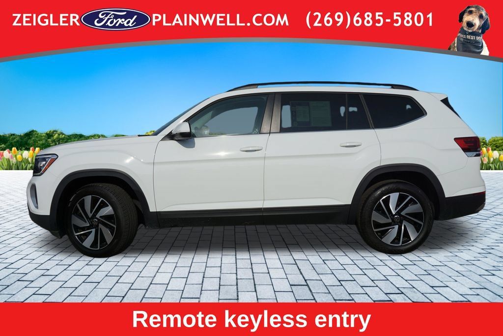 Used 2025 Volkswagen Atlas SE FWD image 2