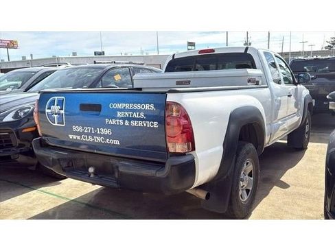 Used 2015 Toyota Tacoma PreRunner w/ Convenience Package RWD image 3