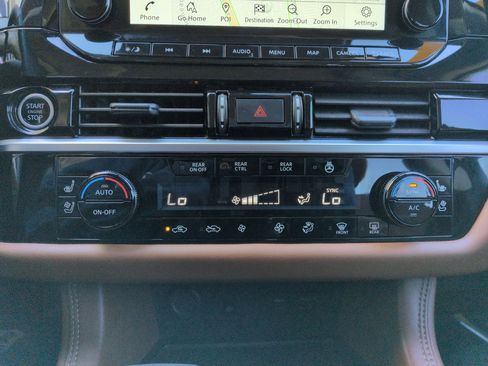 Used 2024 Nissan Pathfinder Platinum image 22