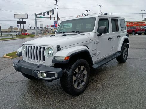 Used 2020 Jeep Wrangler Unlimited Sahara AWD/4WD image 7