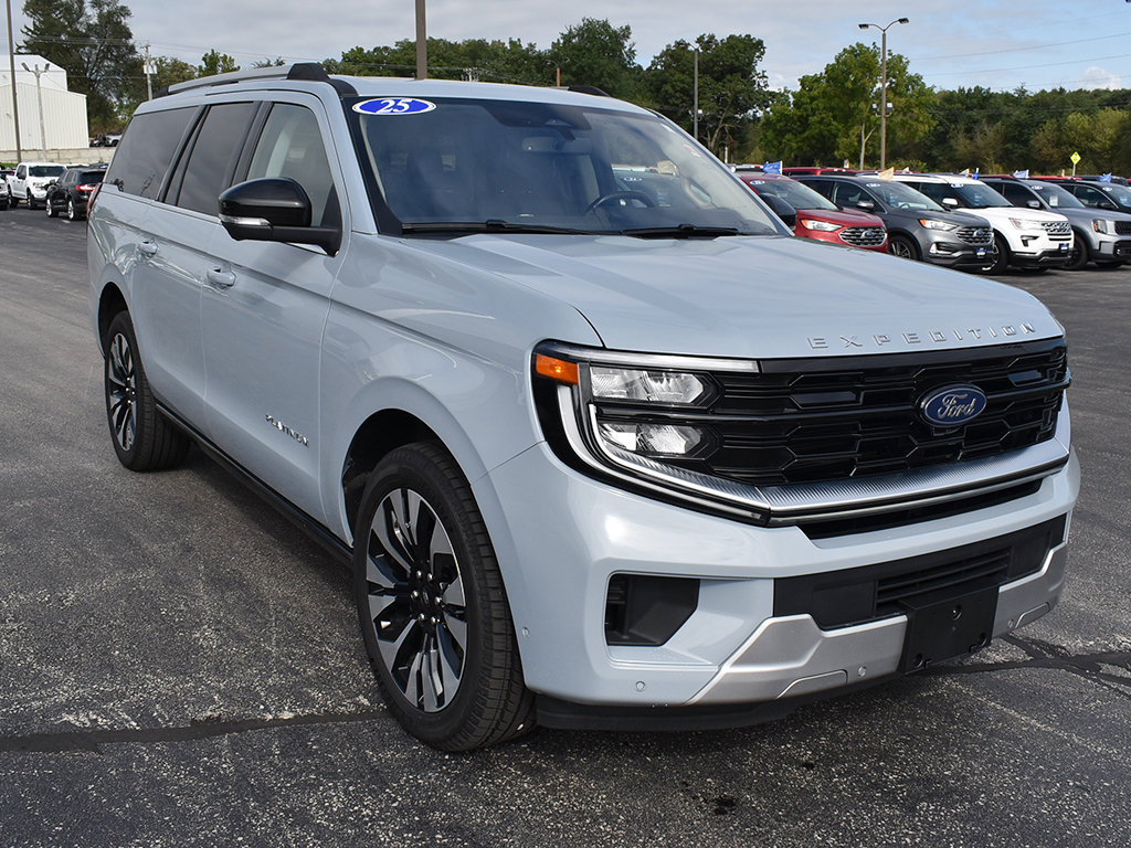Certified 2025 Ford Expedition Max Platinum w/ Driver's Package AWD/4WD image 14