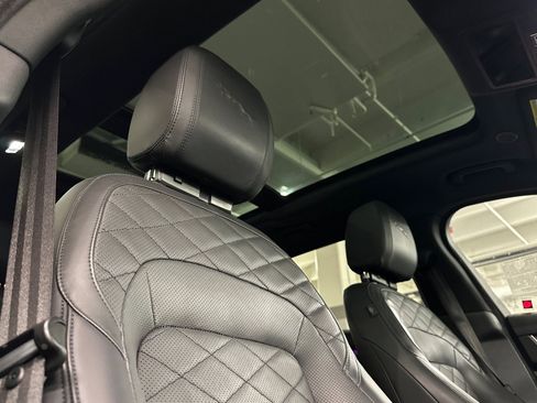 Used 2023 Jaguar F-PACE S image 25