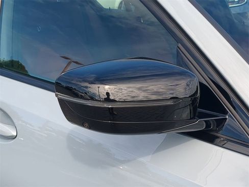 Used 2026 BMW 330i Sedan w/ M Sport Package image 13