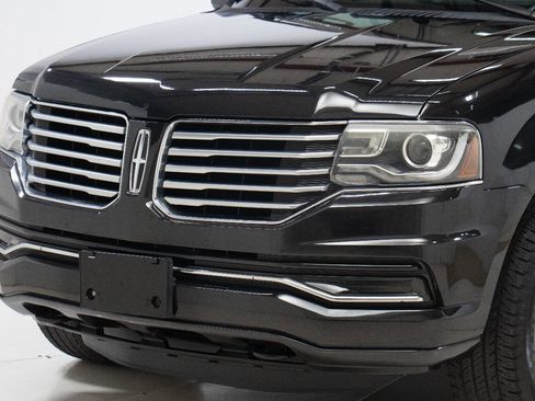 Used 2015 Lincoln Navigator 2WD image 9