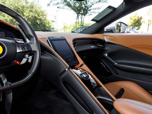 Used 2022 Ferrari Roma RWD image 27