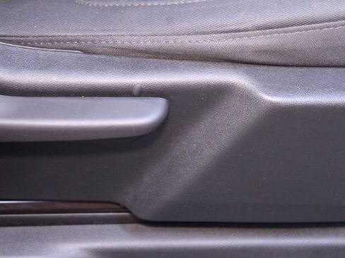 Used 2020 Chevrolet Silverado 1500 Custom image 12