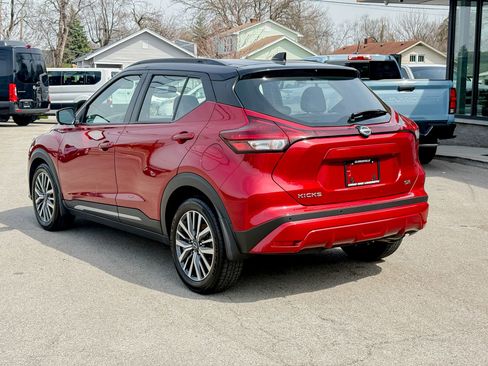 Used 2023 Nissan Kicks SR w/ SR Premium Package image 9