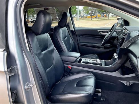 Used 2022 Ford Edge Titanium AWD/4WD image 12