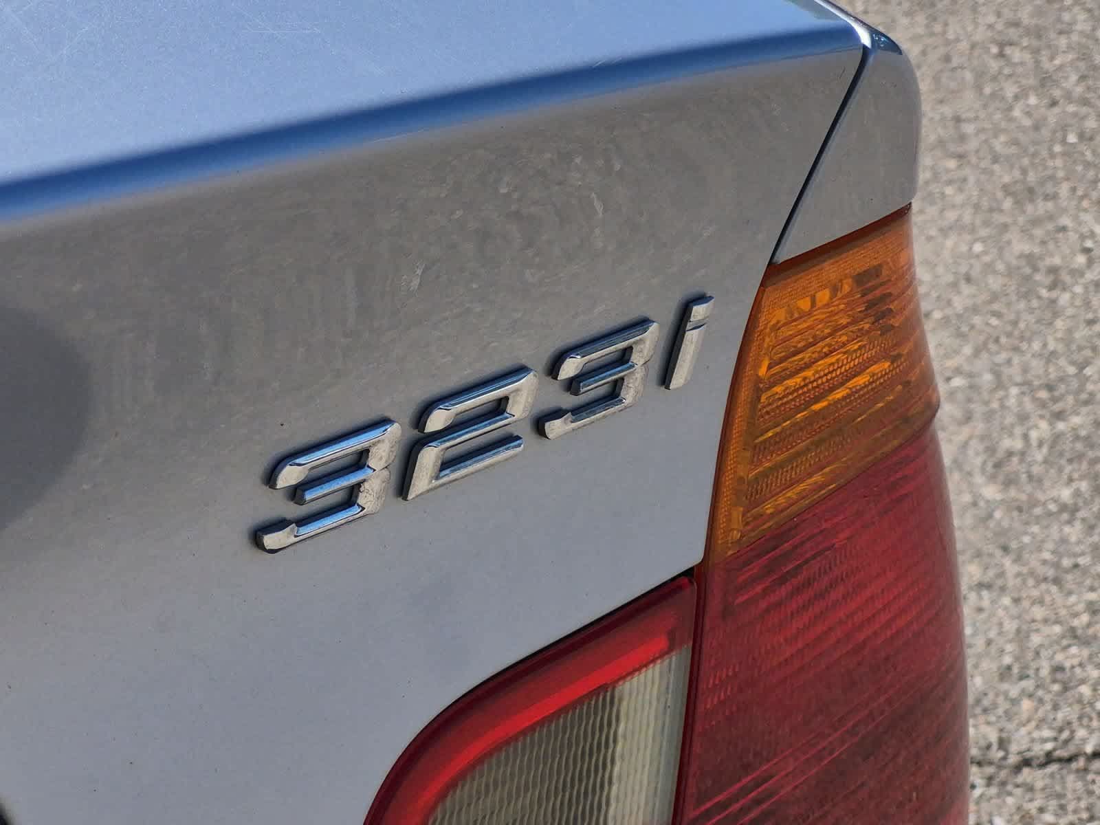 Used 2000 BMW 323i Sedan RWD image 13