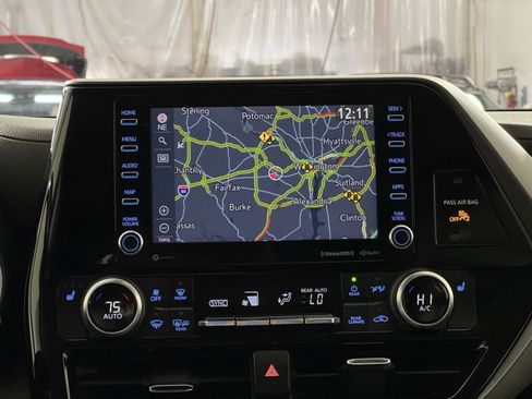 Used 2022 Toyota Highlander XLE image 20