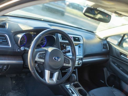 Used 2016 Subaru Outback 2.5i Limited image 4