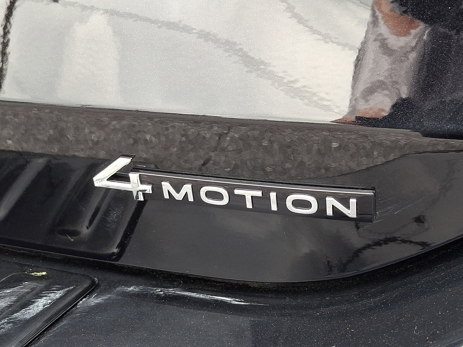 Used 2025 Volkswagen Tiguan SE AWD/4WD image 30