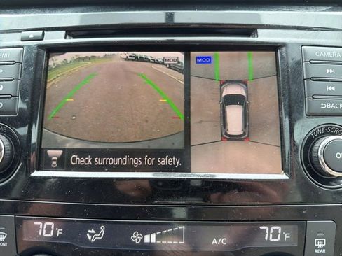 Used 2018 Nissan Rogue SV w/ Premium Package image 31