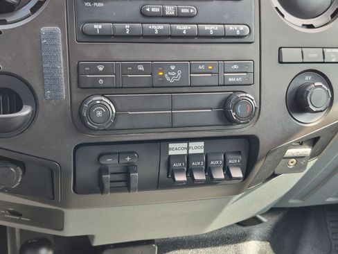 Used 2016 Ford F550 4x4 Regular Cab Super Duty image 22
