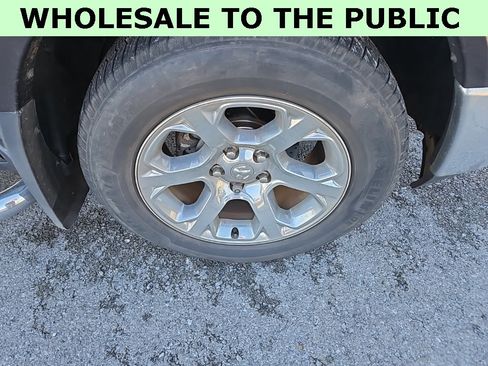 Used 2016 RAM 1500 Laramie w/ Convenience Group image 11