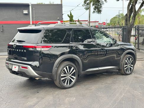 Used 2025 Nissan Pathfinder Platinum AWD/4WD image 6