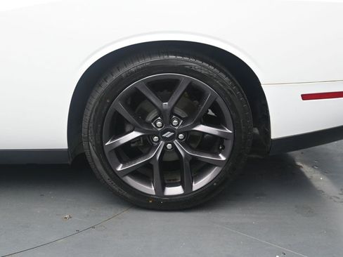 Used 2019 Dodge Challenger R/T w/ Driver Convenience Group RWD image 12